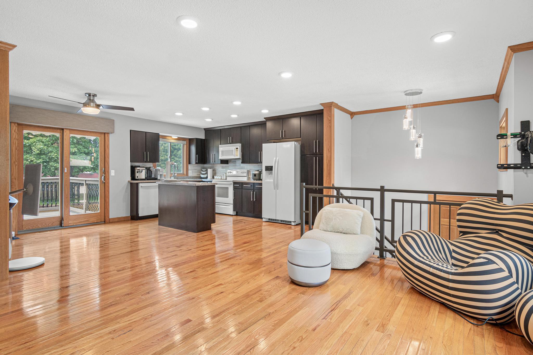 11221 Sumter Ave N-4.jpg