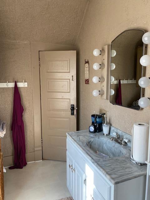full bath up