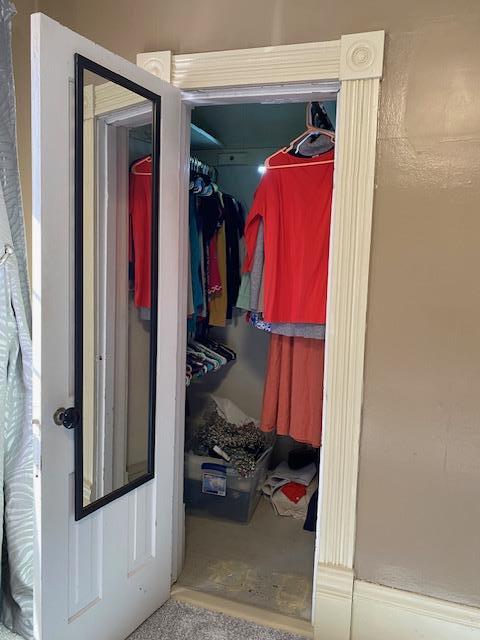 Master bdrm walk in closet
