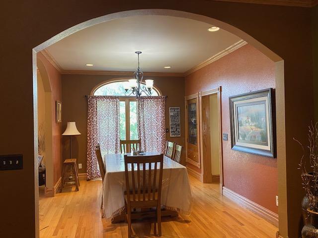 view pf dining room from living room