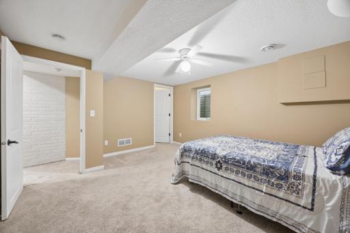 1425 Orkla Drive, Golden Valley, MN 55427