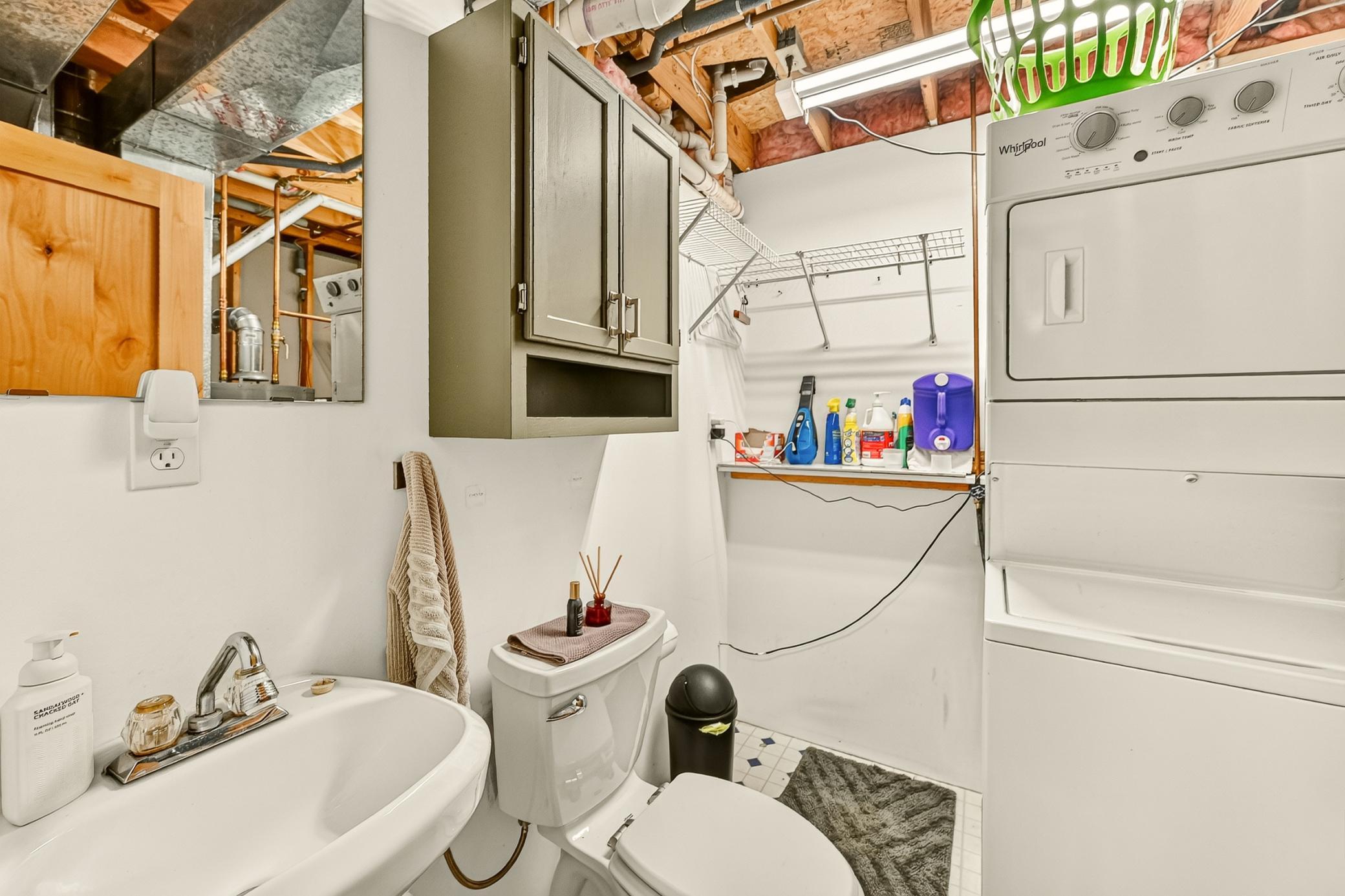 LL 1/2 Bath