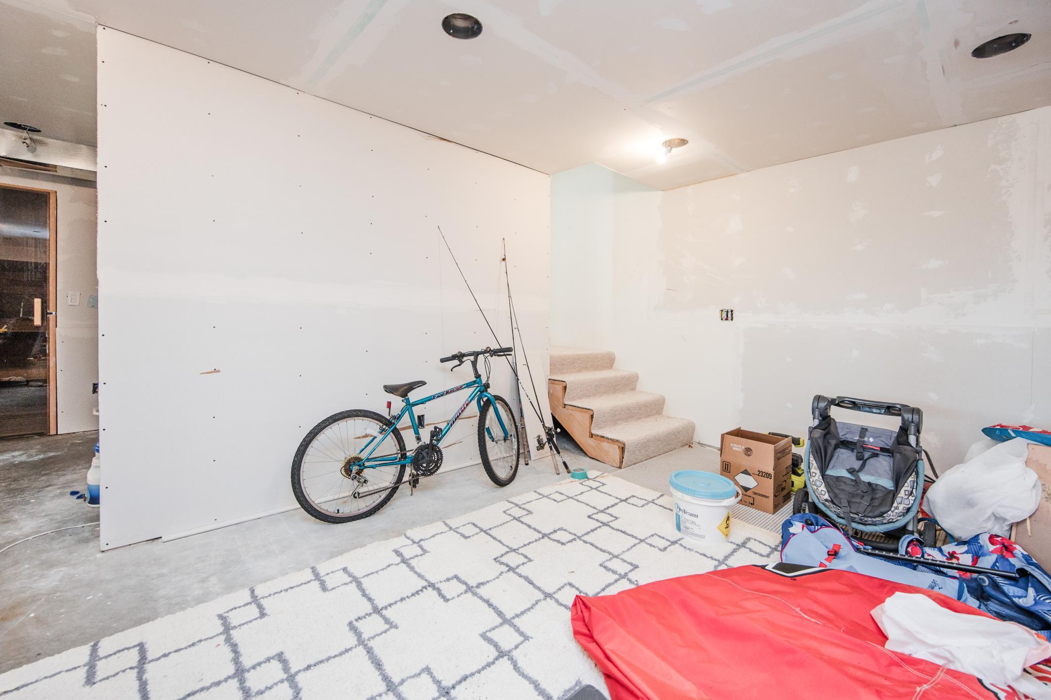 Unfinished Family Room_006.jpg