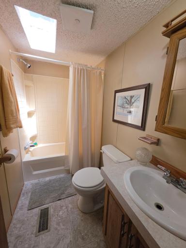 Guest Bathroom.jpg