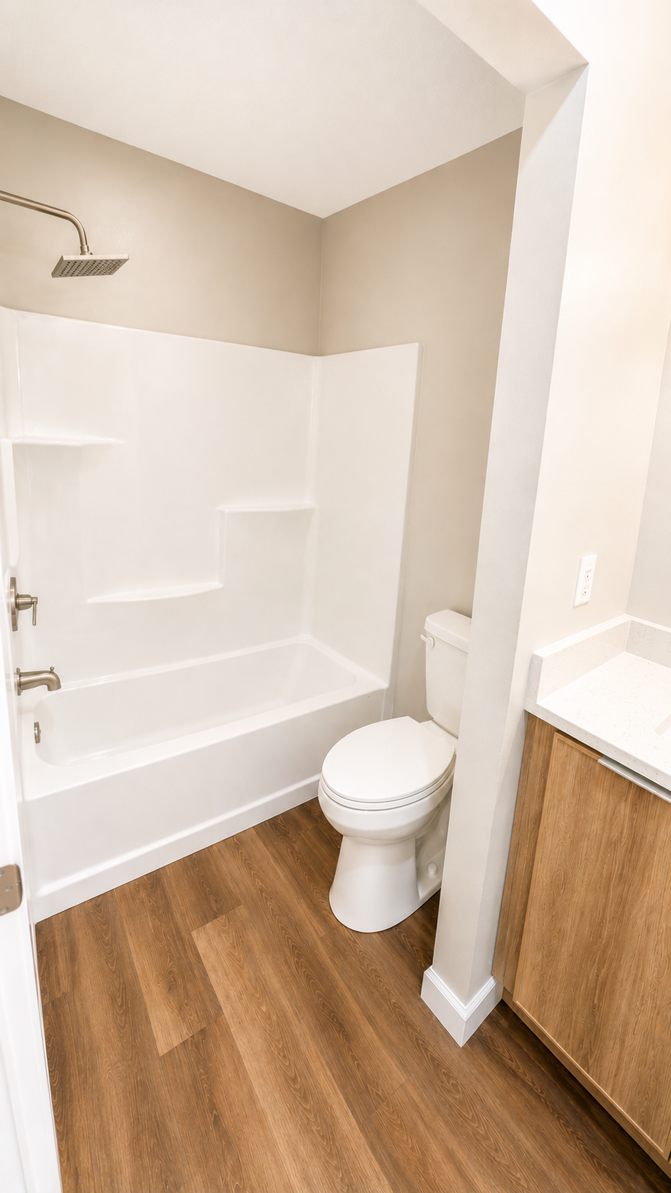 Upstaris bathroom 2.png