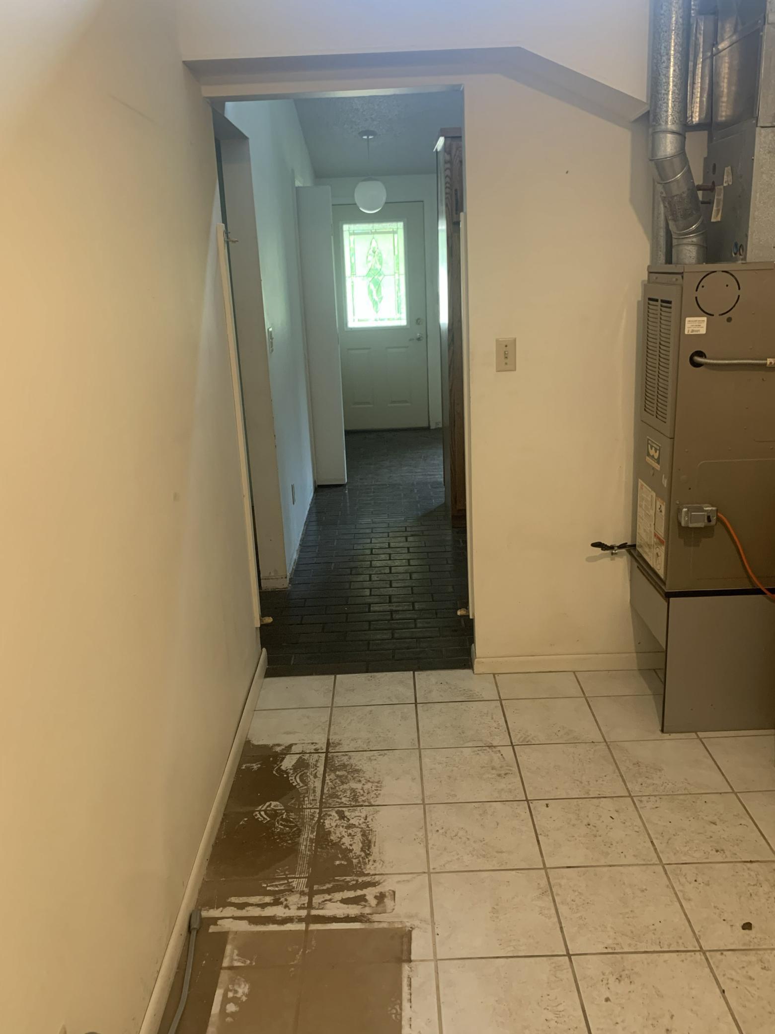 303 - Laundry to Front Hallway