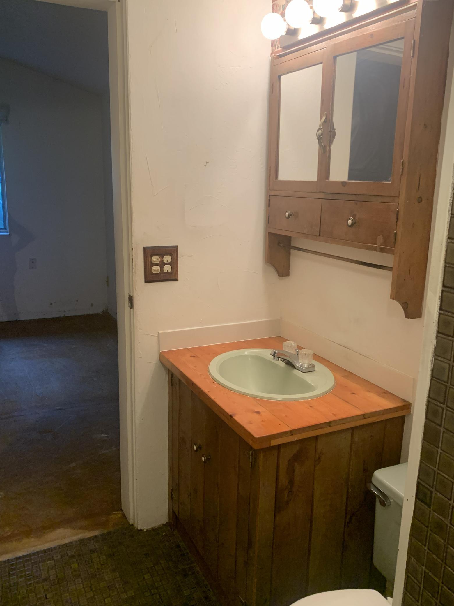 303 - Bath Off Bedroom 3