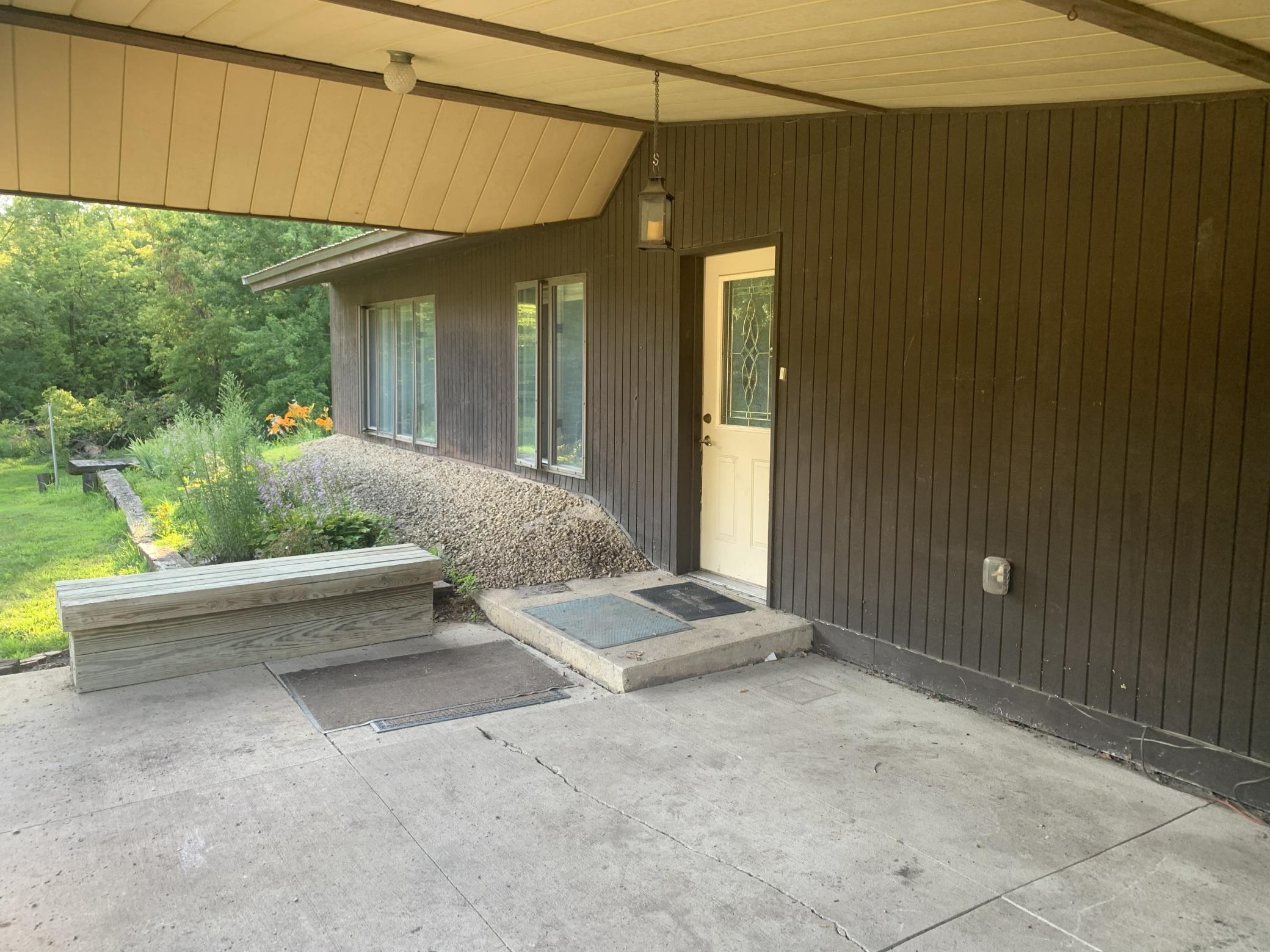 303 - Carport