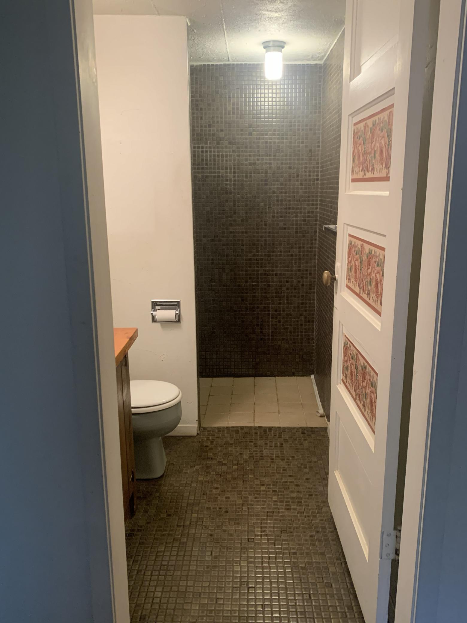 303 - Bath off Bedroom 3