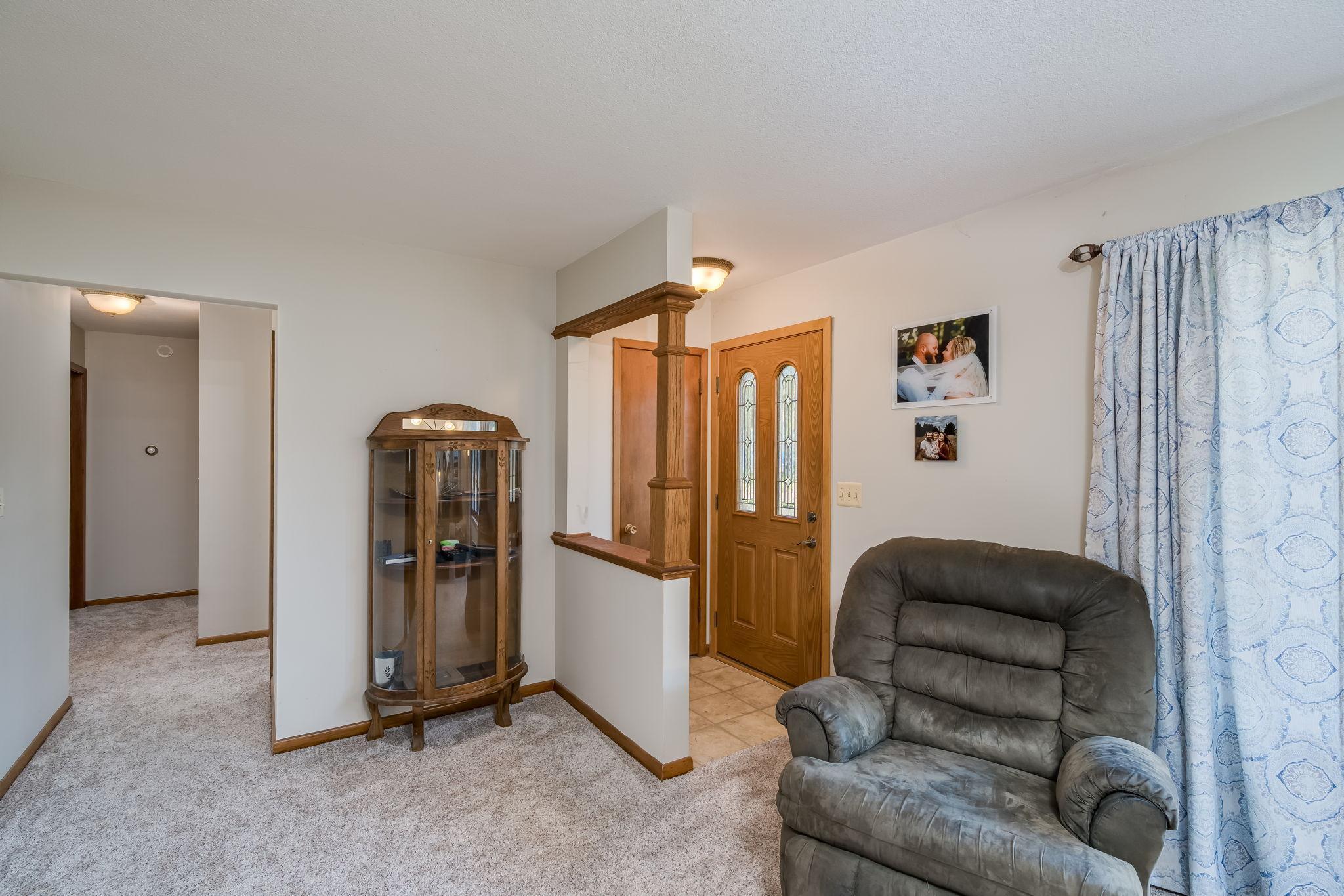 3-web-or-mls-210-walnut-ave.jpg