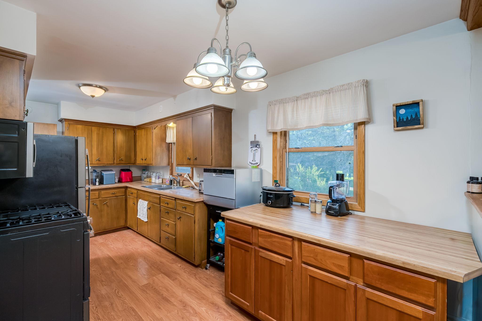 7-web-or-mls-210-walnut-ave.jpg