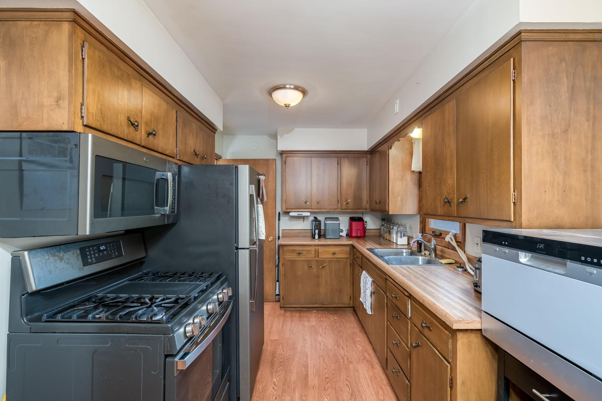 8-web-or-mls-210-walnut-ave.jpg