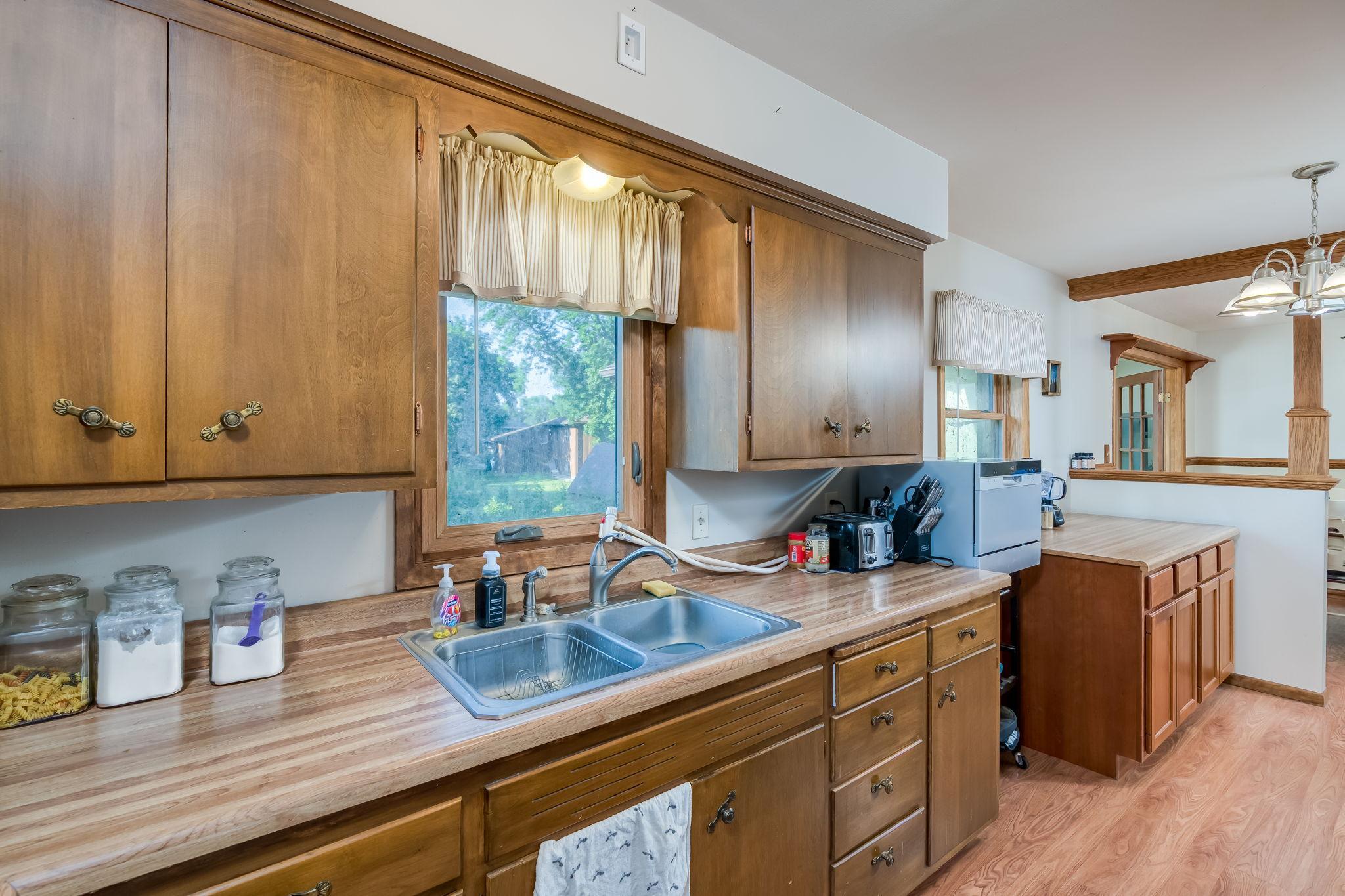 9-web-or-mls-210-walnut-ave.jpg