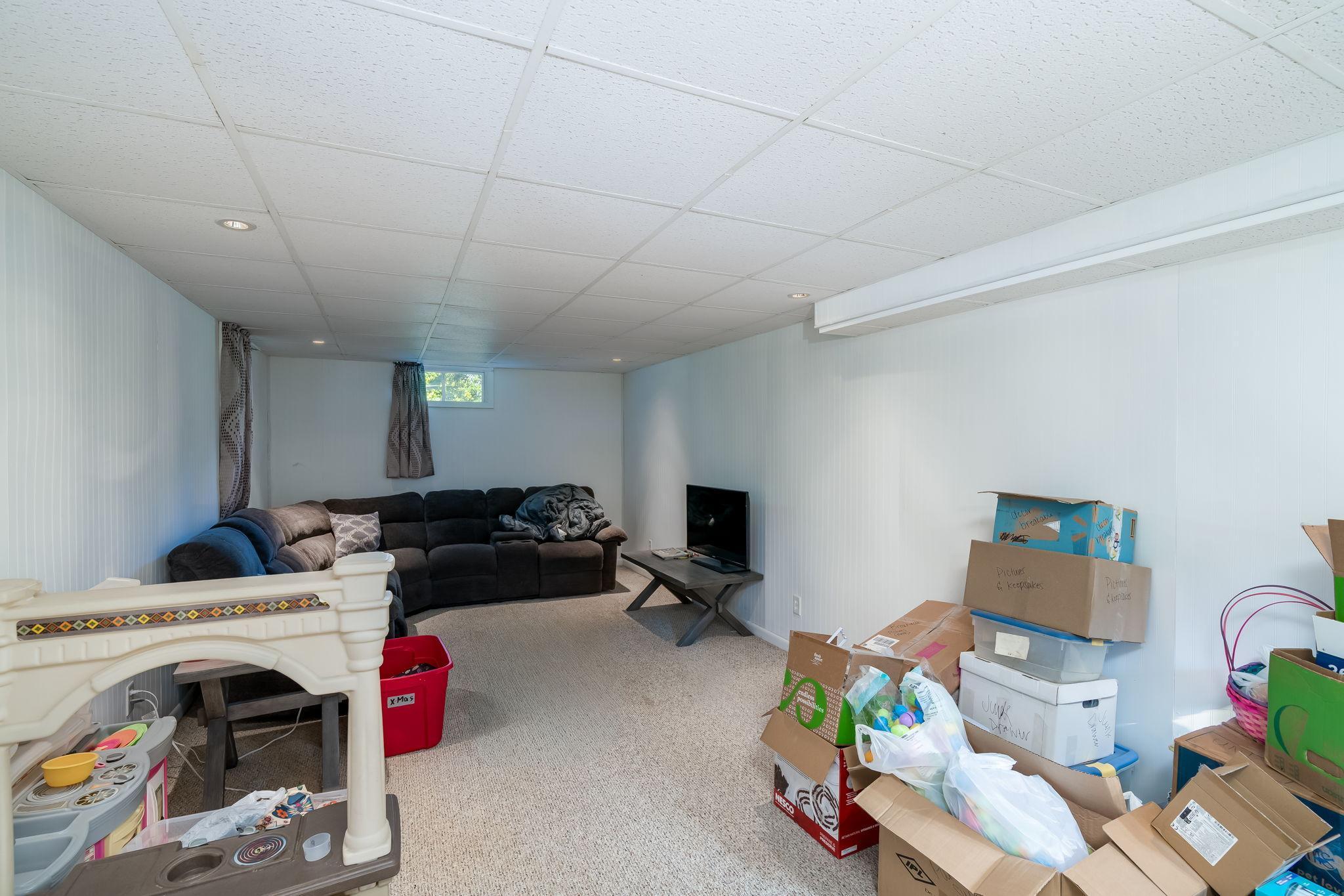 24-web-or-mls-210-walnut-ave.jpg