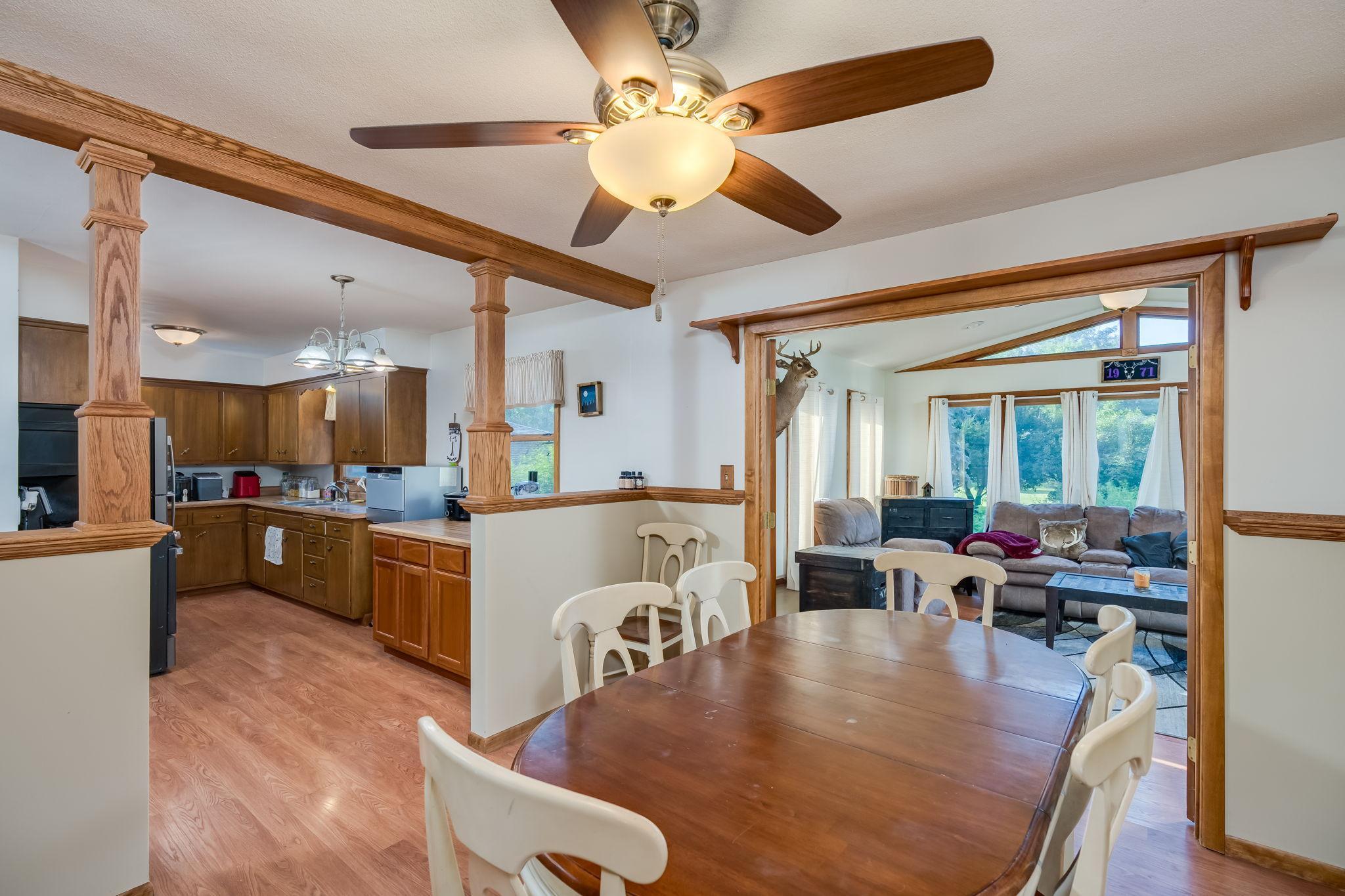 11-web-or-mls-210-walnut-ave.jpg