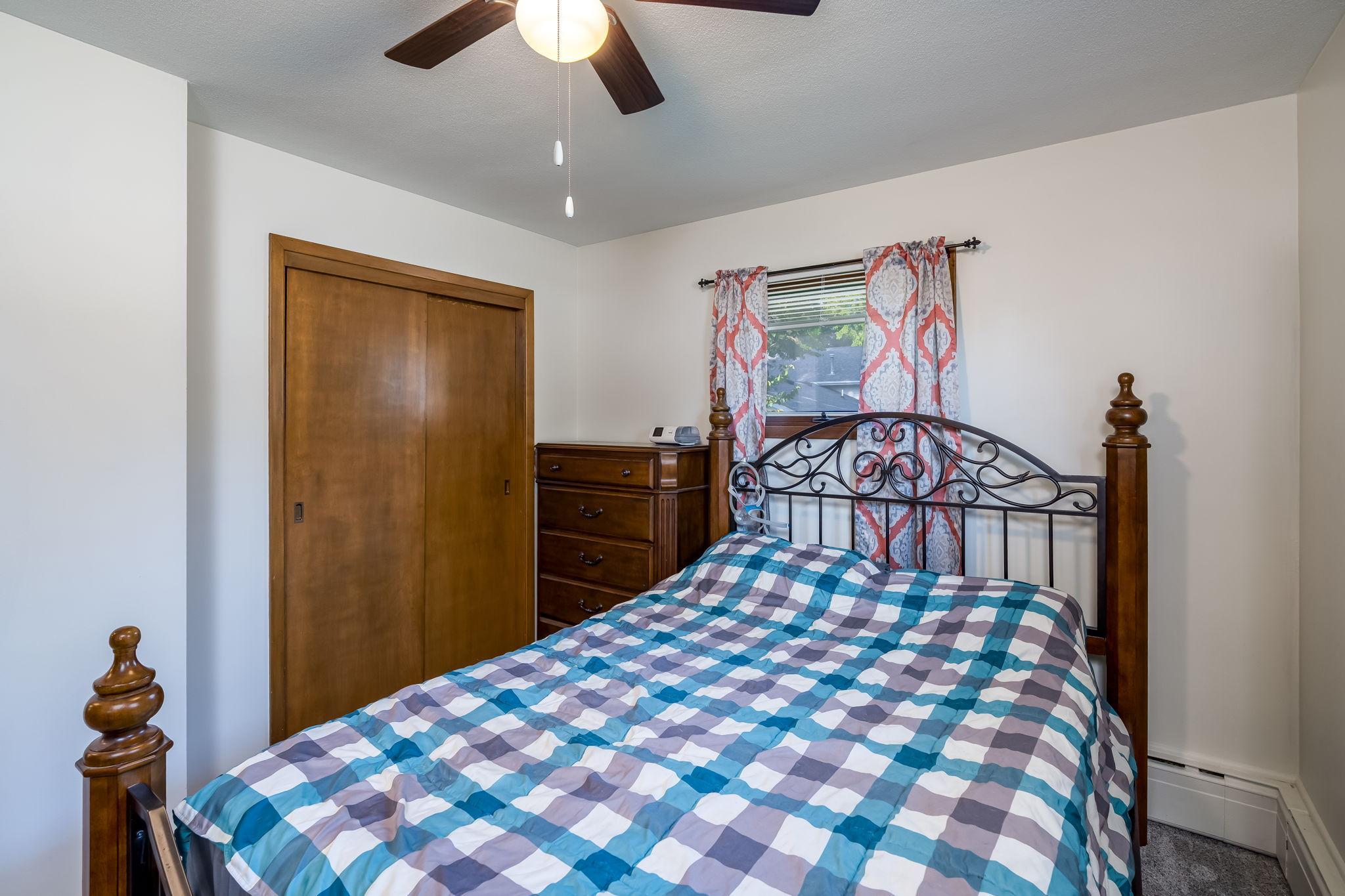 19-web-or-mls-210-walnut-ave.jpg