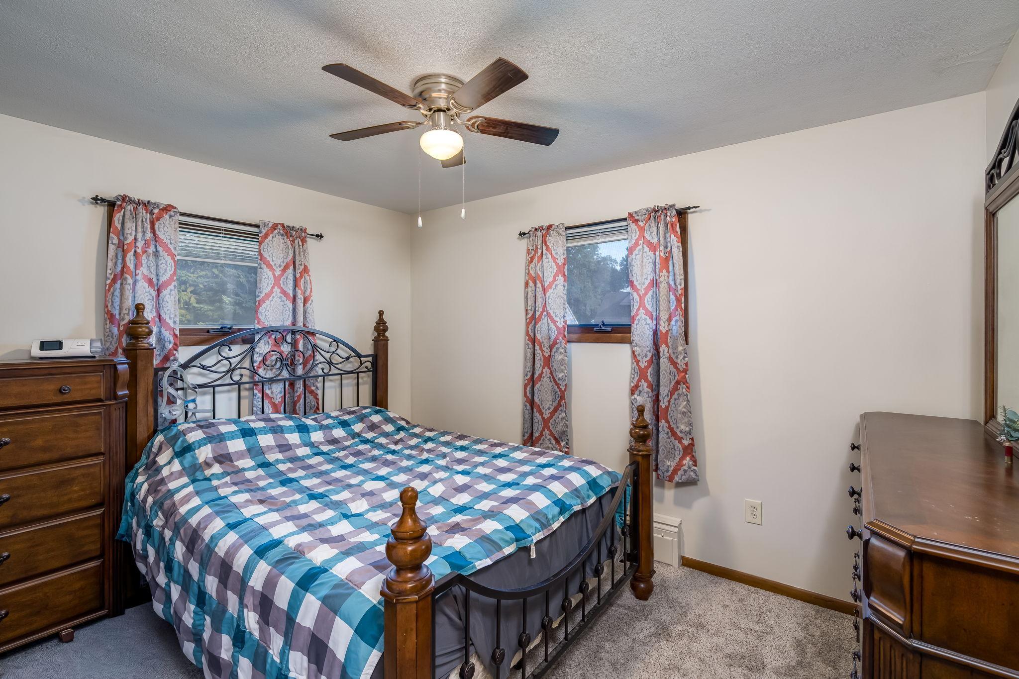 18-web-or-mls-210-walnut-ave.jpg