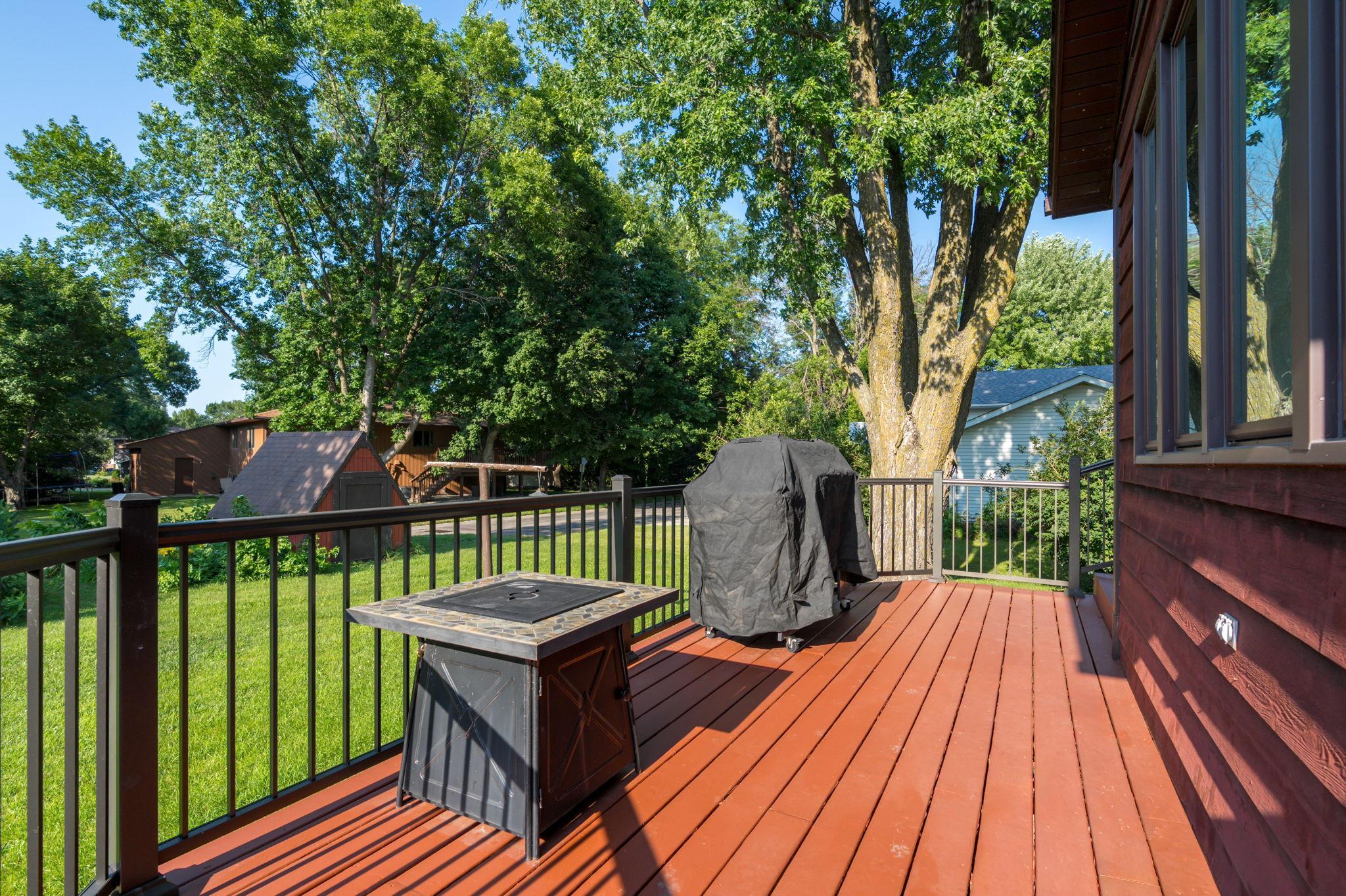 40-web-or-mls-210-walnut-ave.jpg