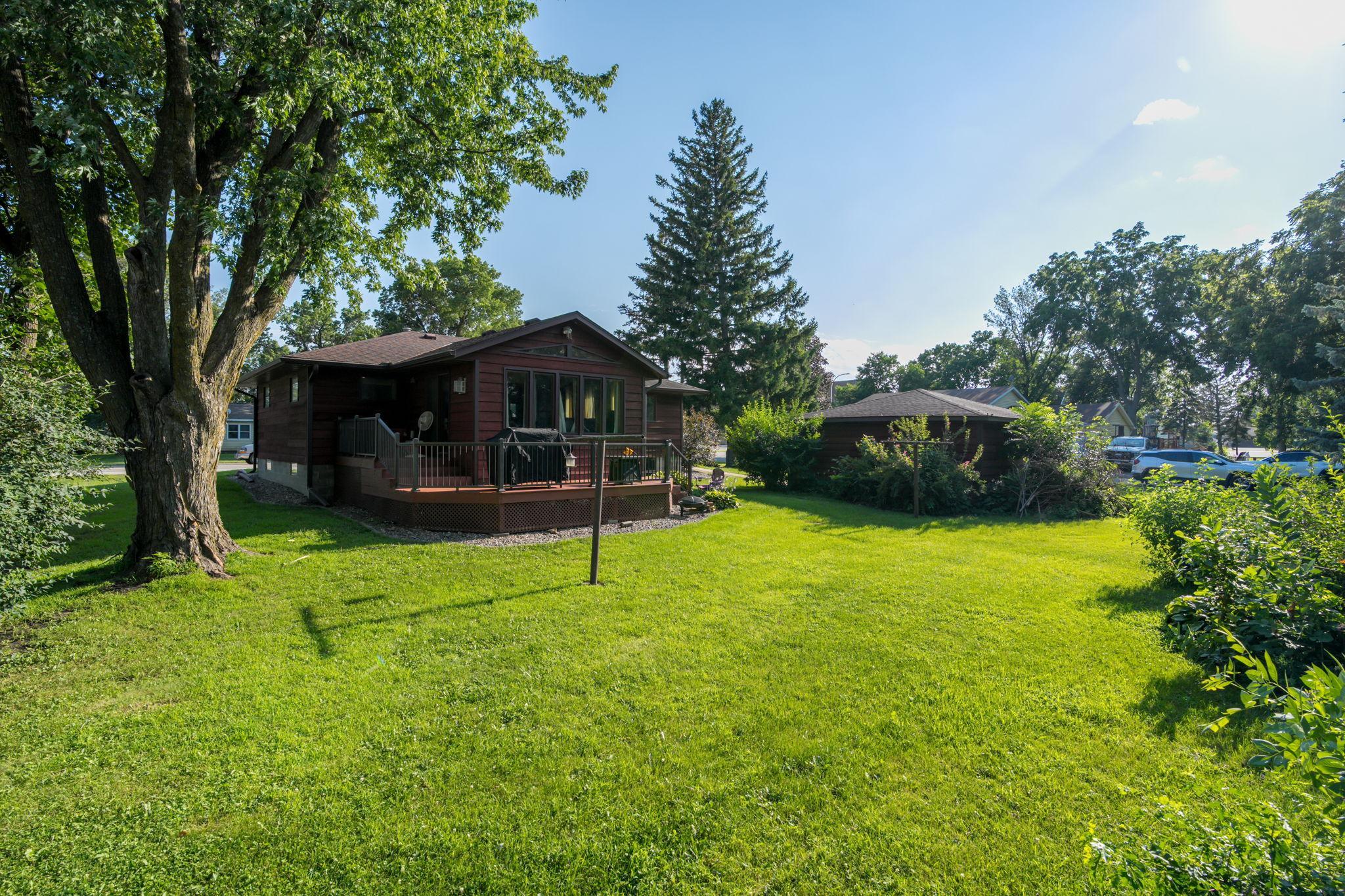 31-web-or-mls-210-walnut-ave.jpg
