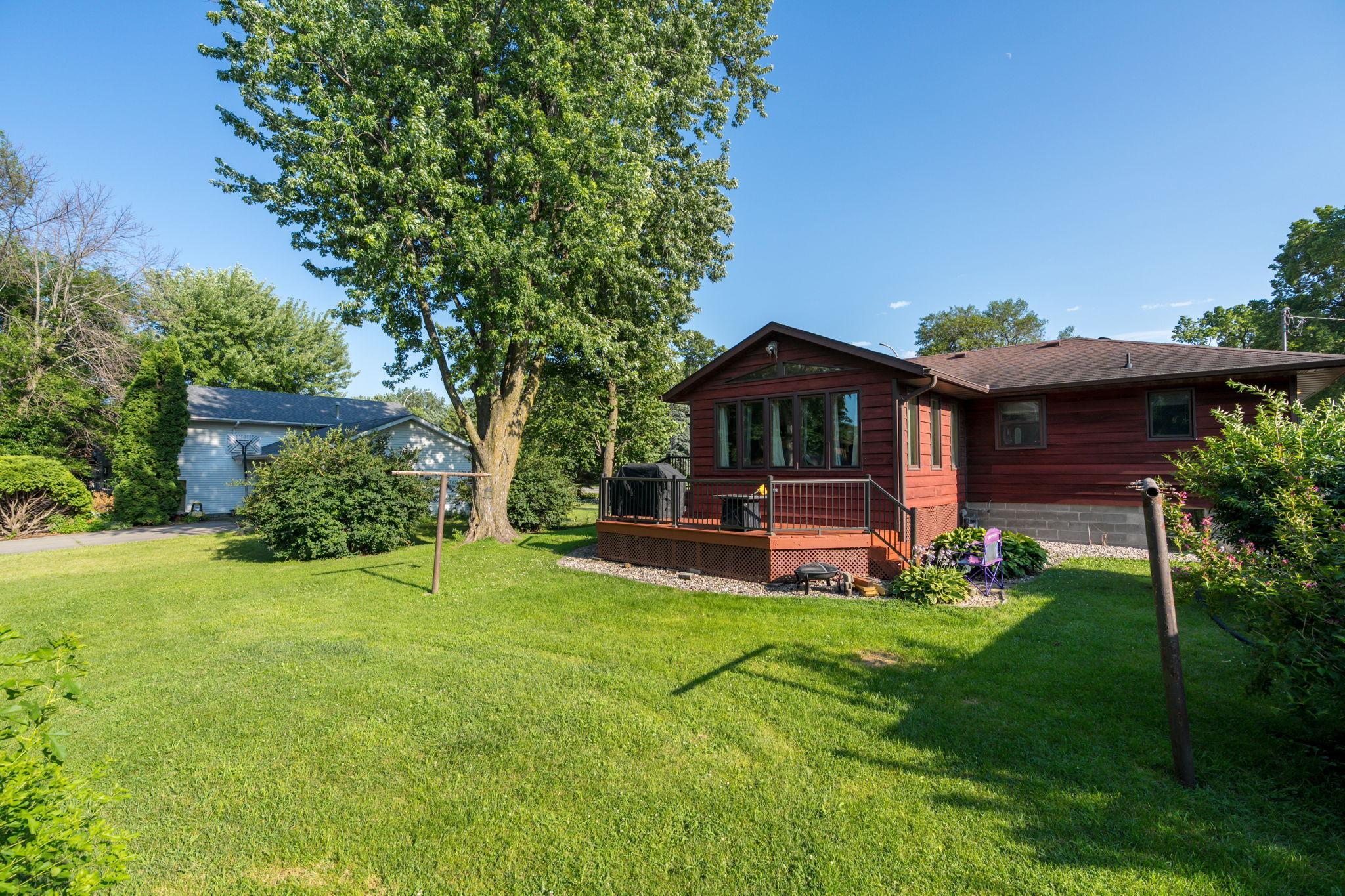33-web-or-mls-210-walnut-ave.jpg