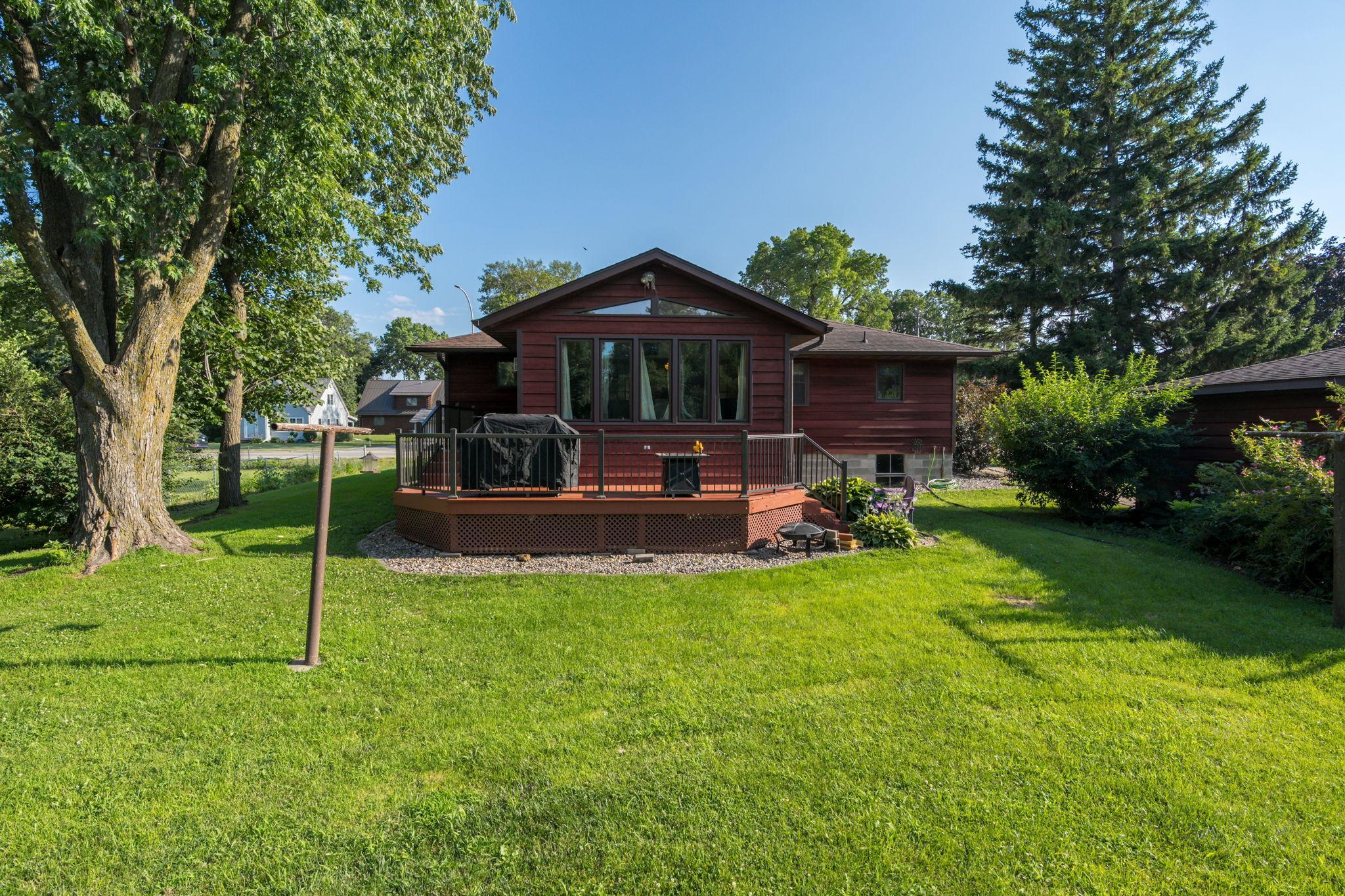 32-web-or-mls-210-walnut-ave.jpg