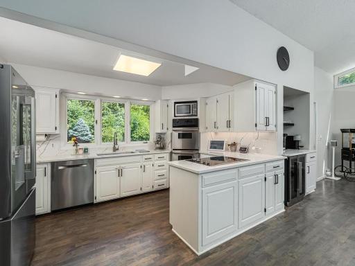 335 Pineview Ln N Minneapolis MN 554415729 USA-019-071-Kitchen-MLS_Size.jpg