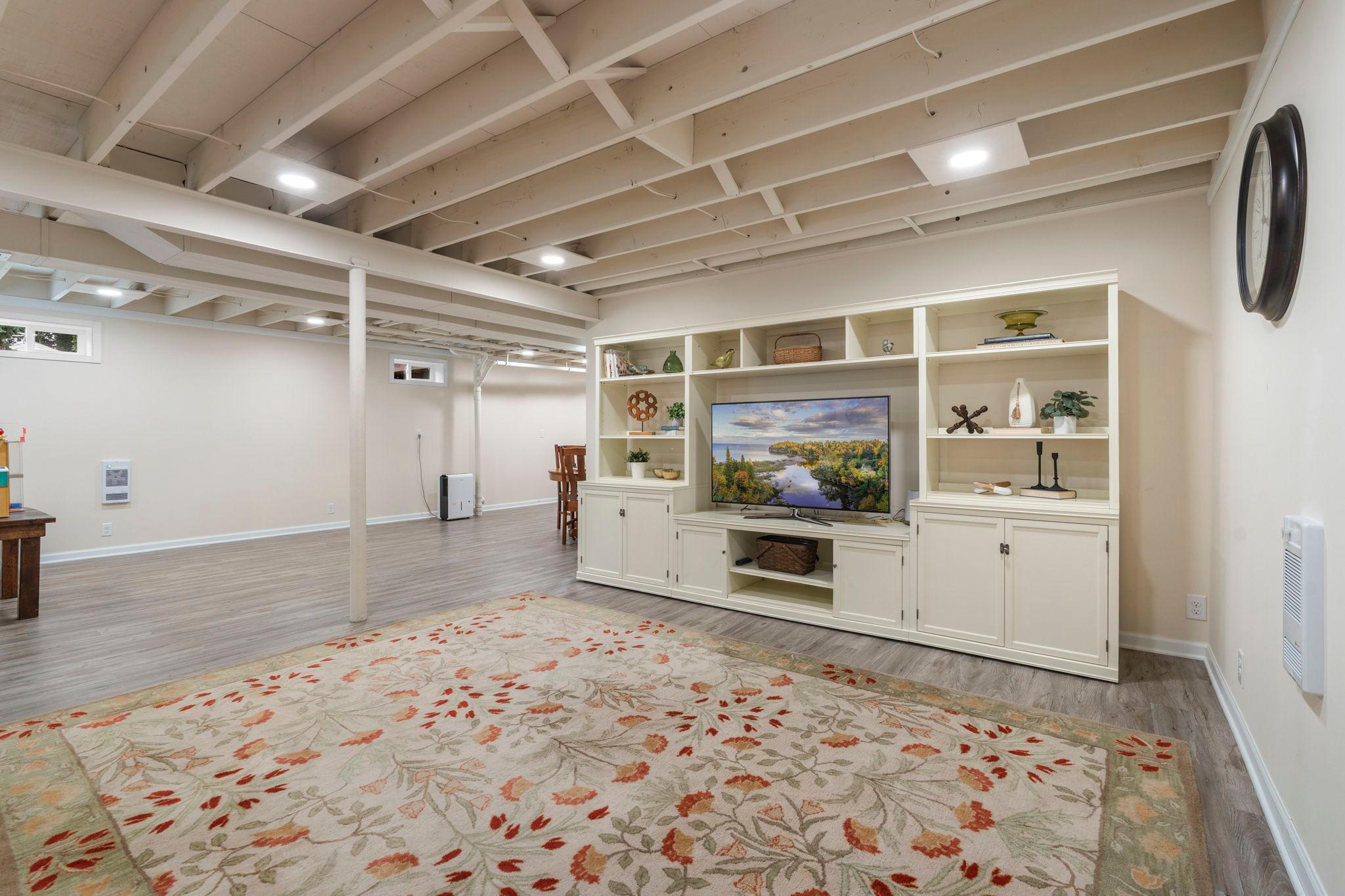 70-web-or-mls-1347 Mackubin St-437.jpg
