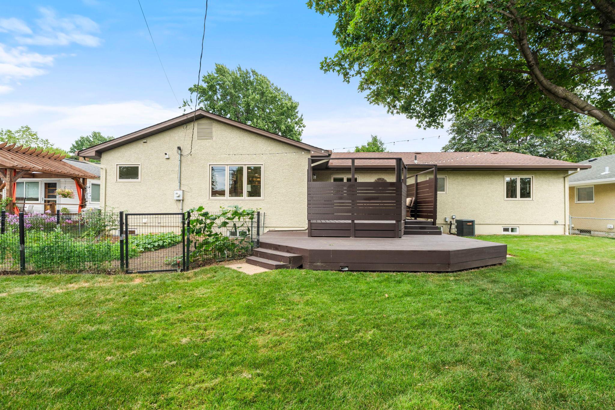 83-web-or-mls-1347 Mackubin St-107.jpg