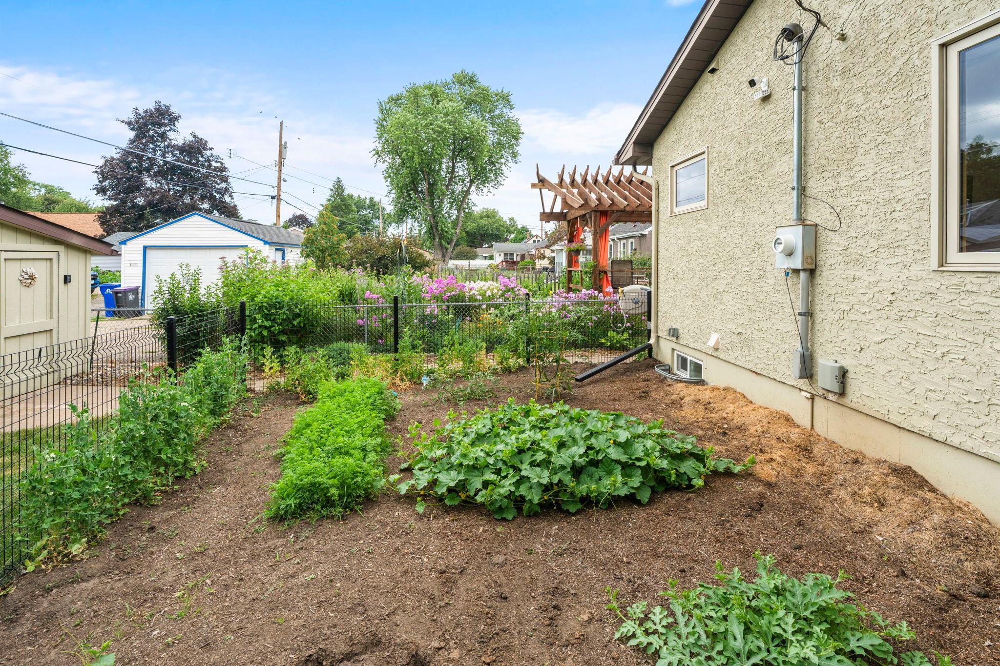 79-web-or-mls-1347 Mackubin St-132.jpg