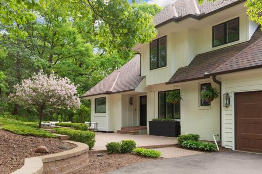 6 Spring Farm Lane, North Oaks, MN 55127