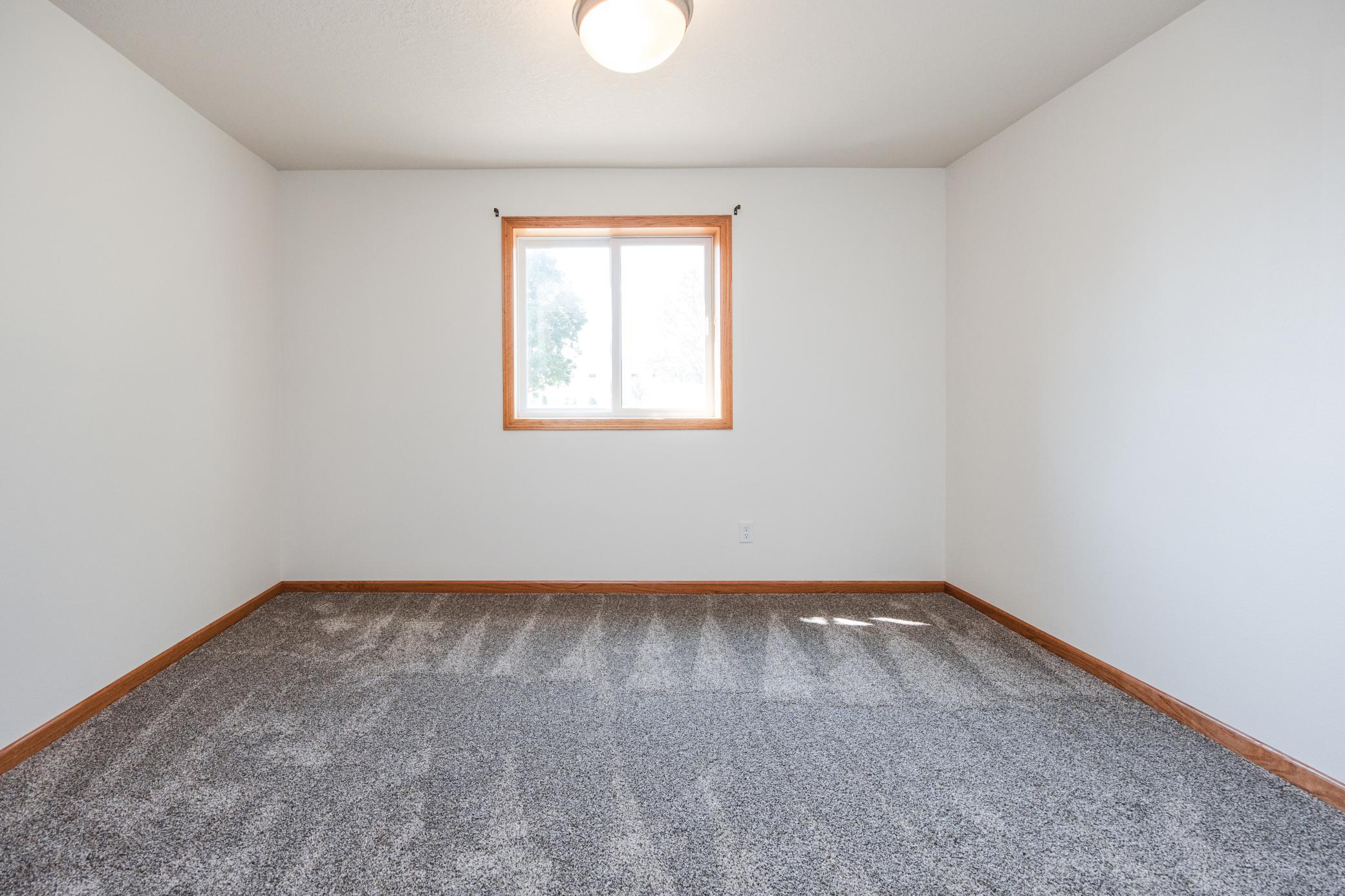 LL Bedroom4
