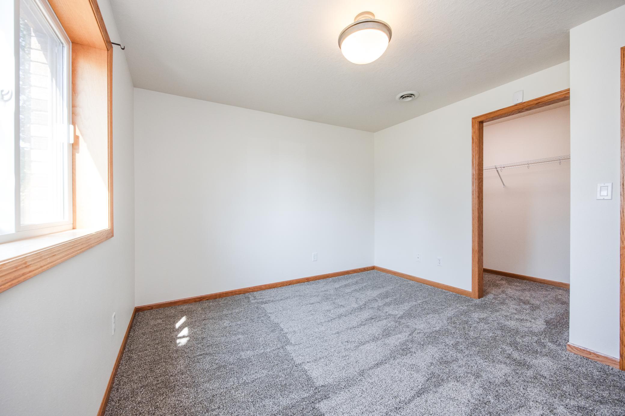 LL Bedroom4