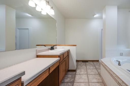 UL Primary Bathroom