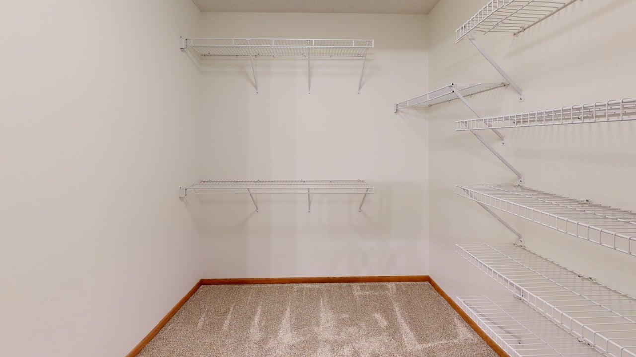 Walk-in-Closet