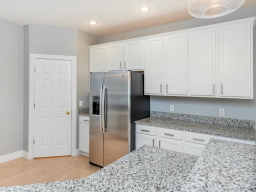 11011 Oak Grove Circle, B, Woodbury, MN 55129