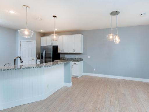 11011 Oak Grove Circle, B, Woodbury, MN 55129