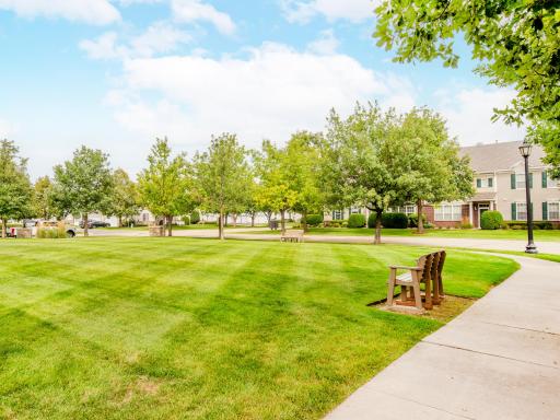 11011 Oak Grove Circle, B, Woodbury, MN 55129