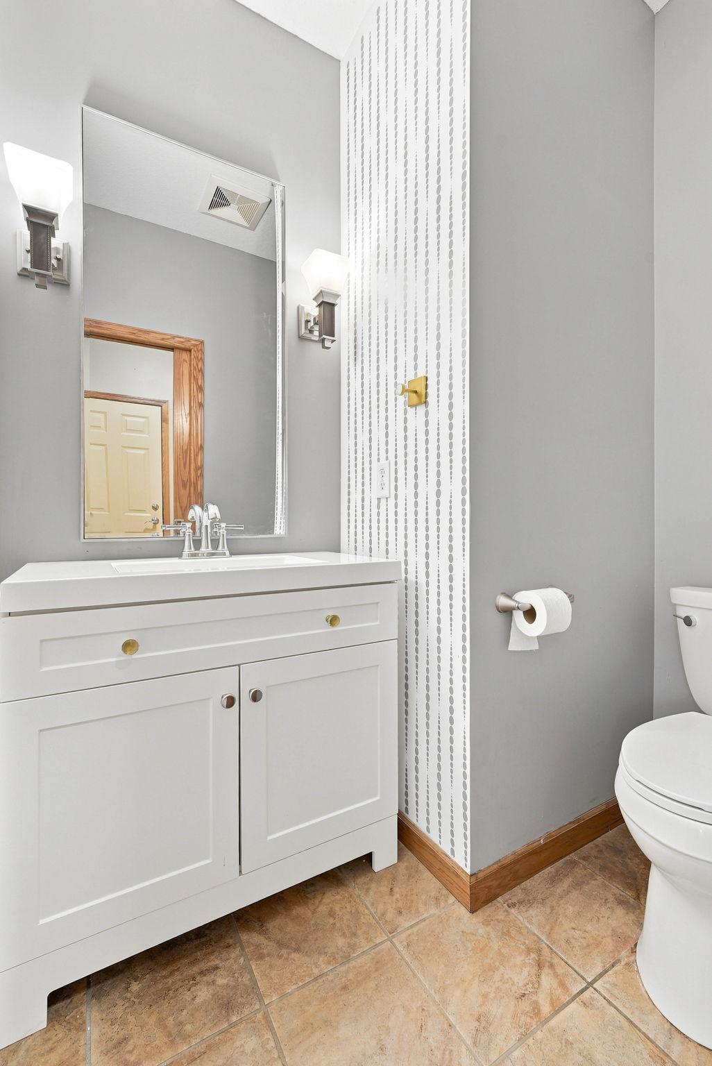 Mainfloor powder room