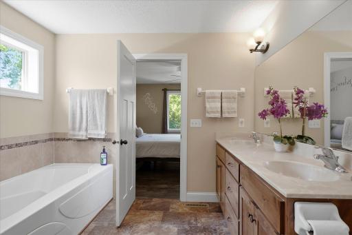 10159 180th Lane NW, Elk River, MN 55330