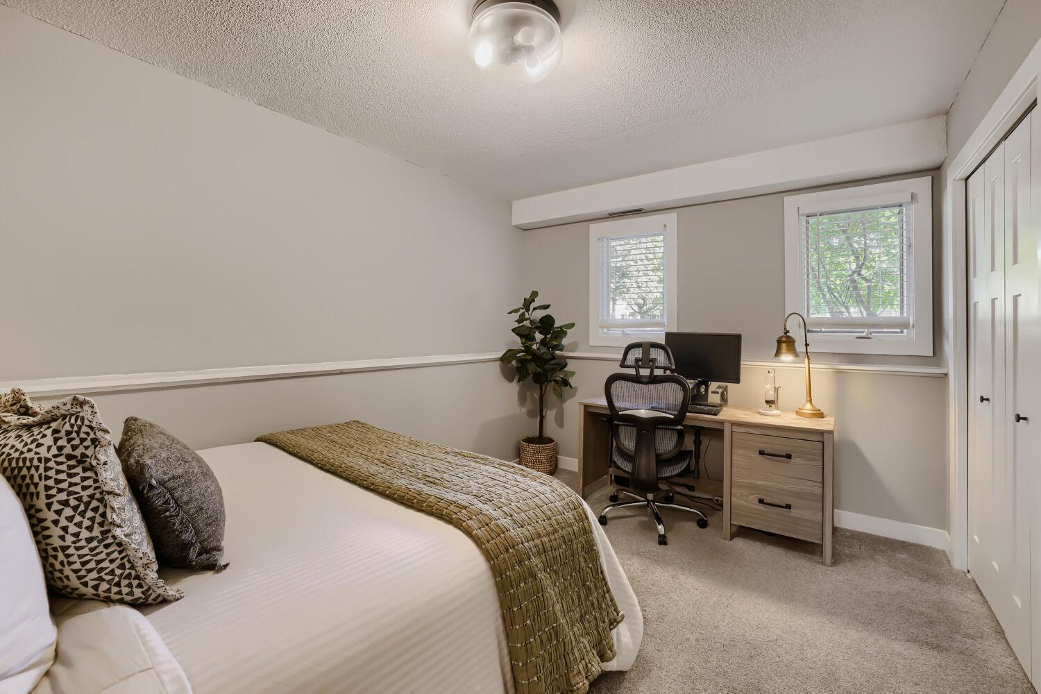 503 Highland Dr - Web Quality - 021 - 21 Bedroom.jpg