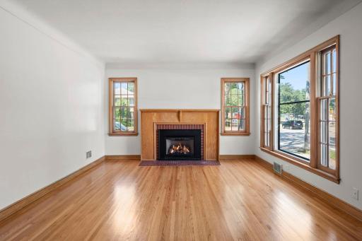 Gas fireplace