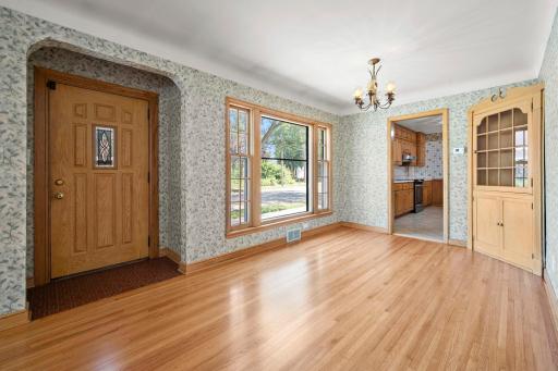 Another picture window in the dining room