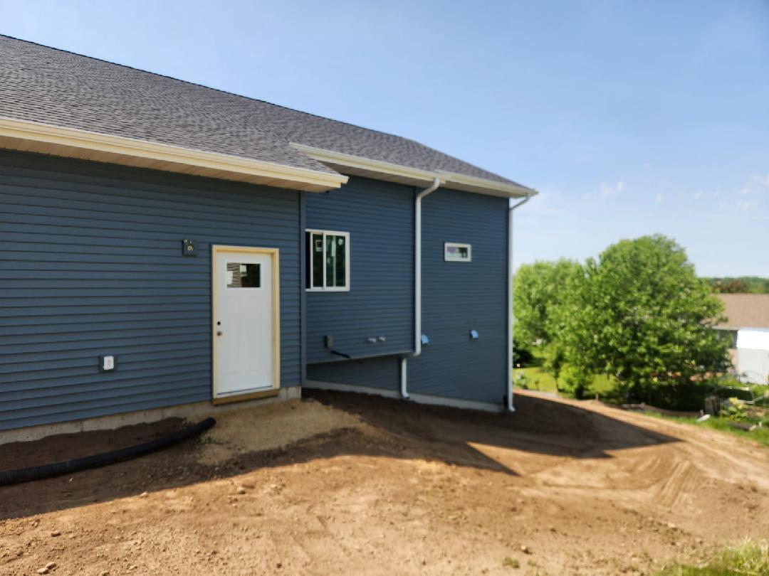 206 Blackhawk Dr