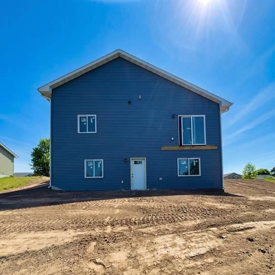 206 Blackhawk Dr