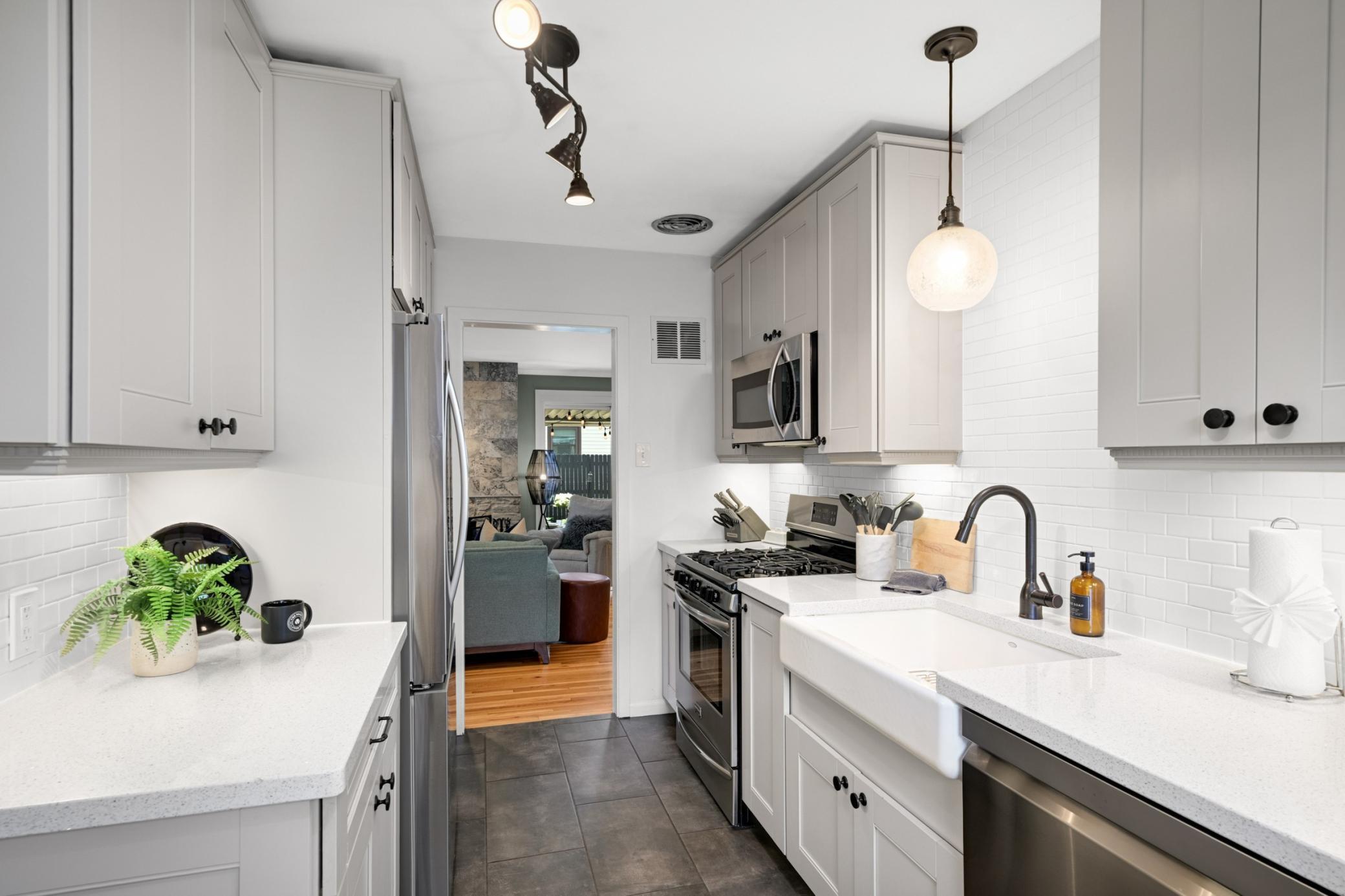 kitchen-1.jpg