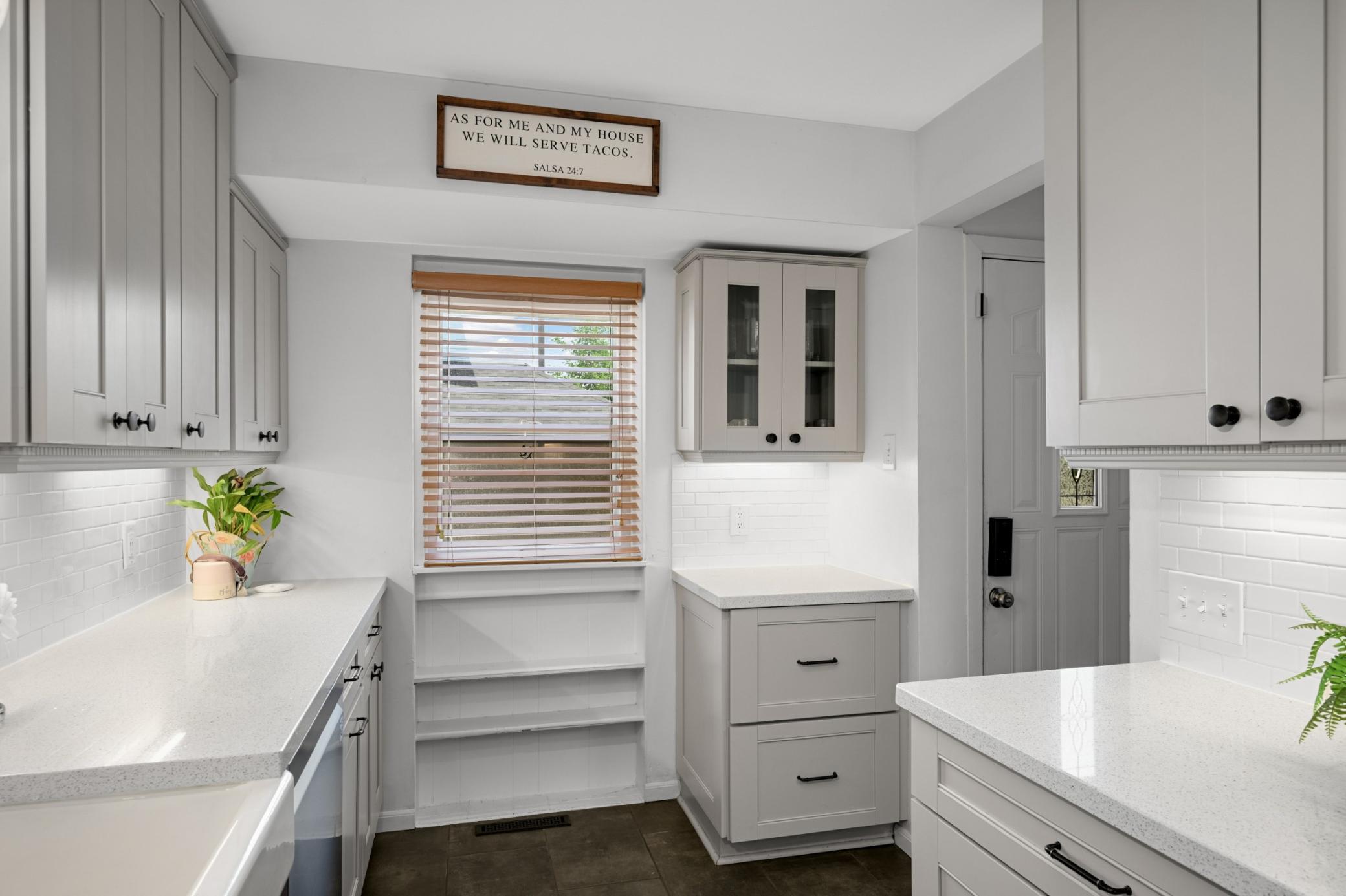 kitchen-3.jpg