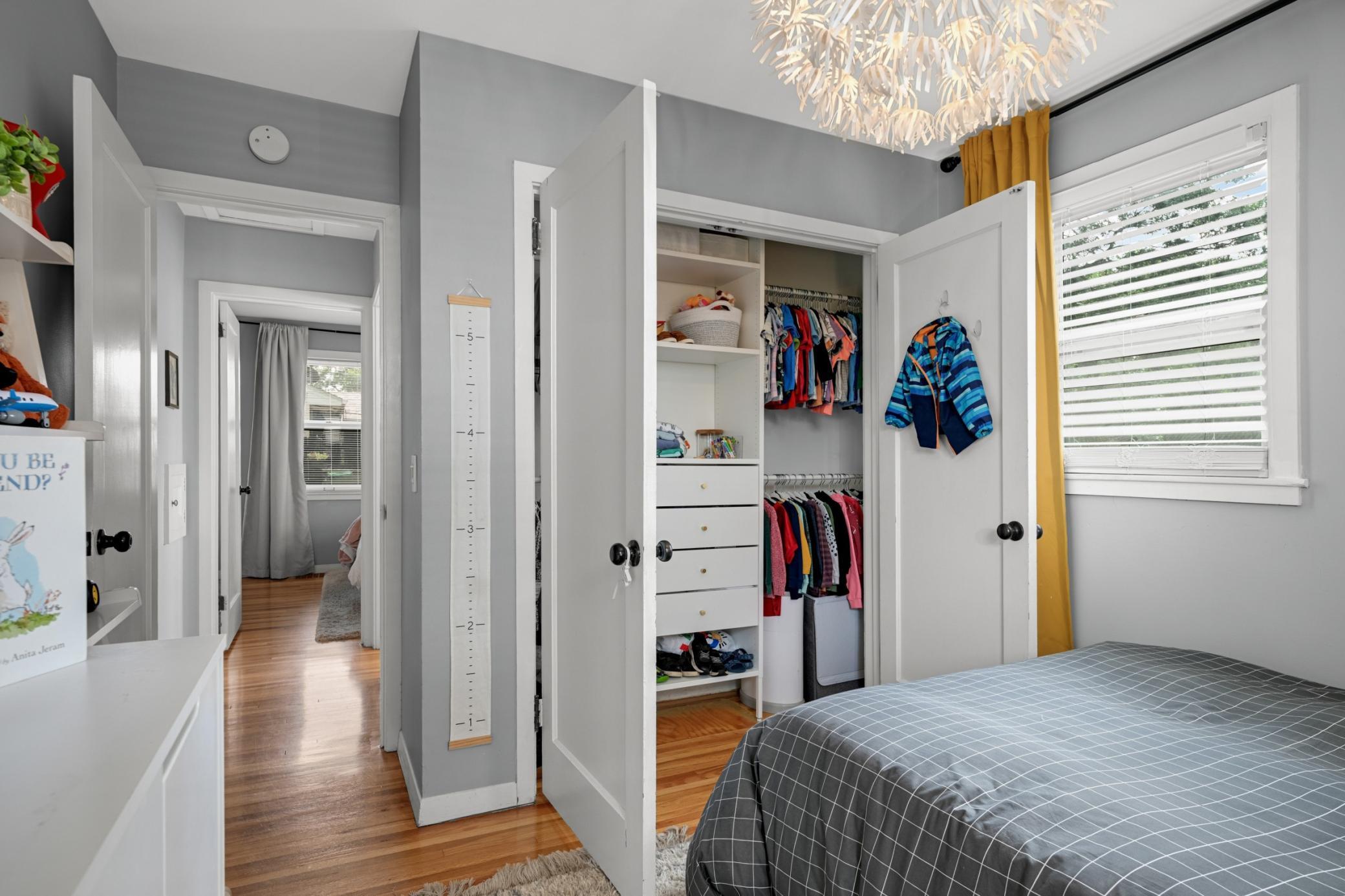 second bedroom-2.jpg