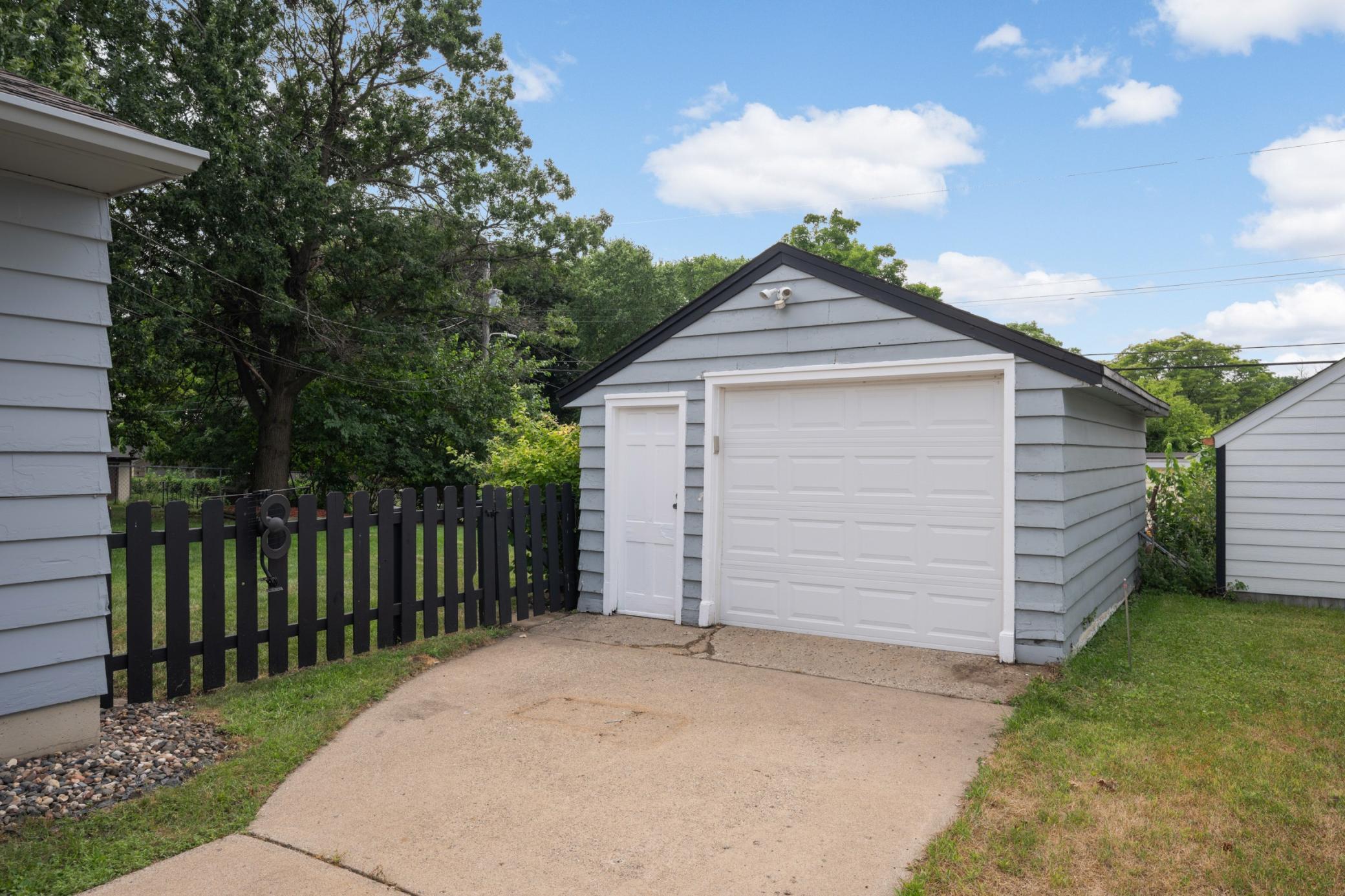 Garage-1.jpg