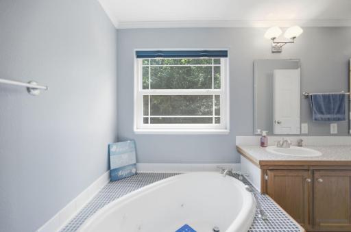 33-web-or-mls-26670-foxes-landing-rd.jpg