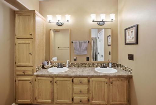 26-web-or-mls-26670-foxes-landing-rd.jpg
